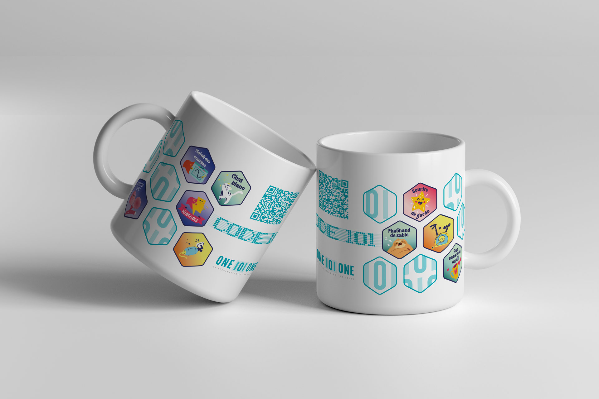 Deux mugs Code 101 personnalisés